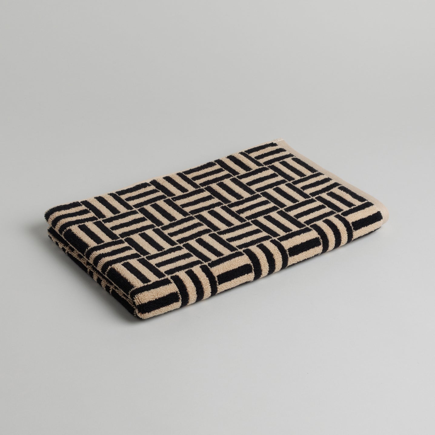 BAINA_TOWELS-Baina-Bath-Mat-Saroma-Sand-Noir