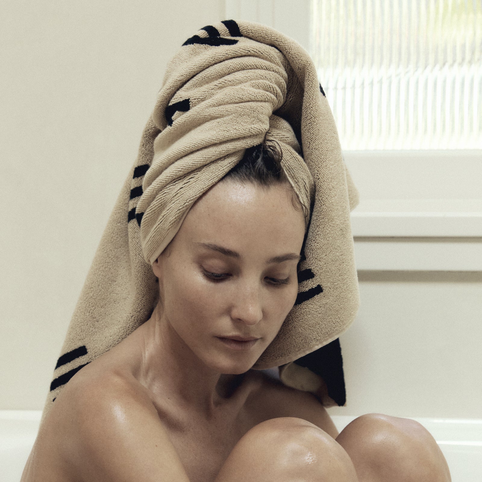 BAINA_TOWELS-Baina-Claremont-Bath-Towel-model