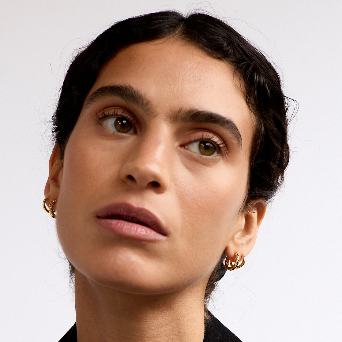 La-Daillie-Earrings-Mini-Ribbed-Hoop-Gold-3