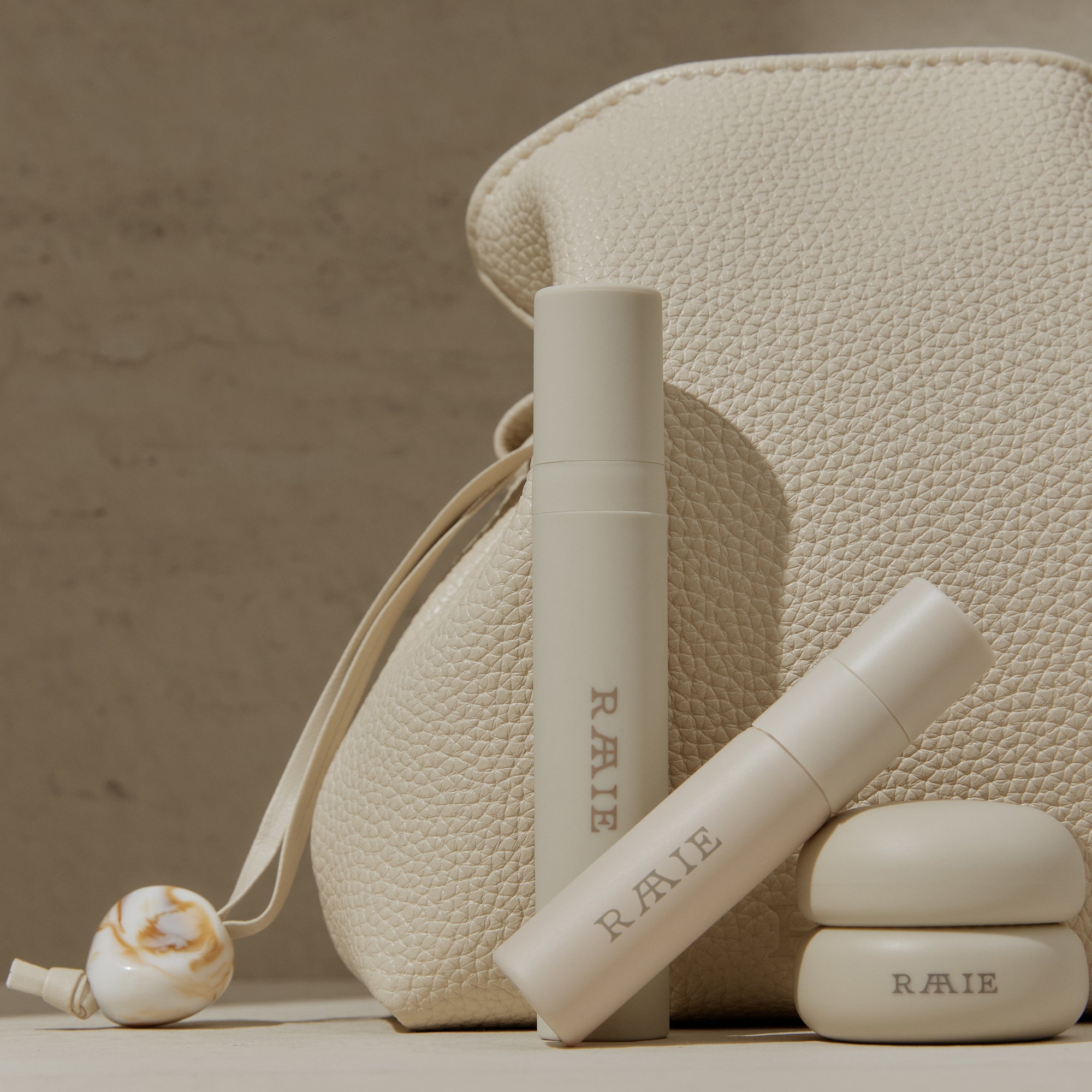 RAAIE-skincare-gift-set-close-up