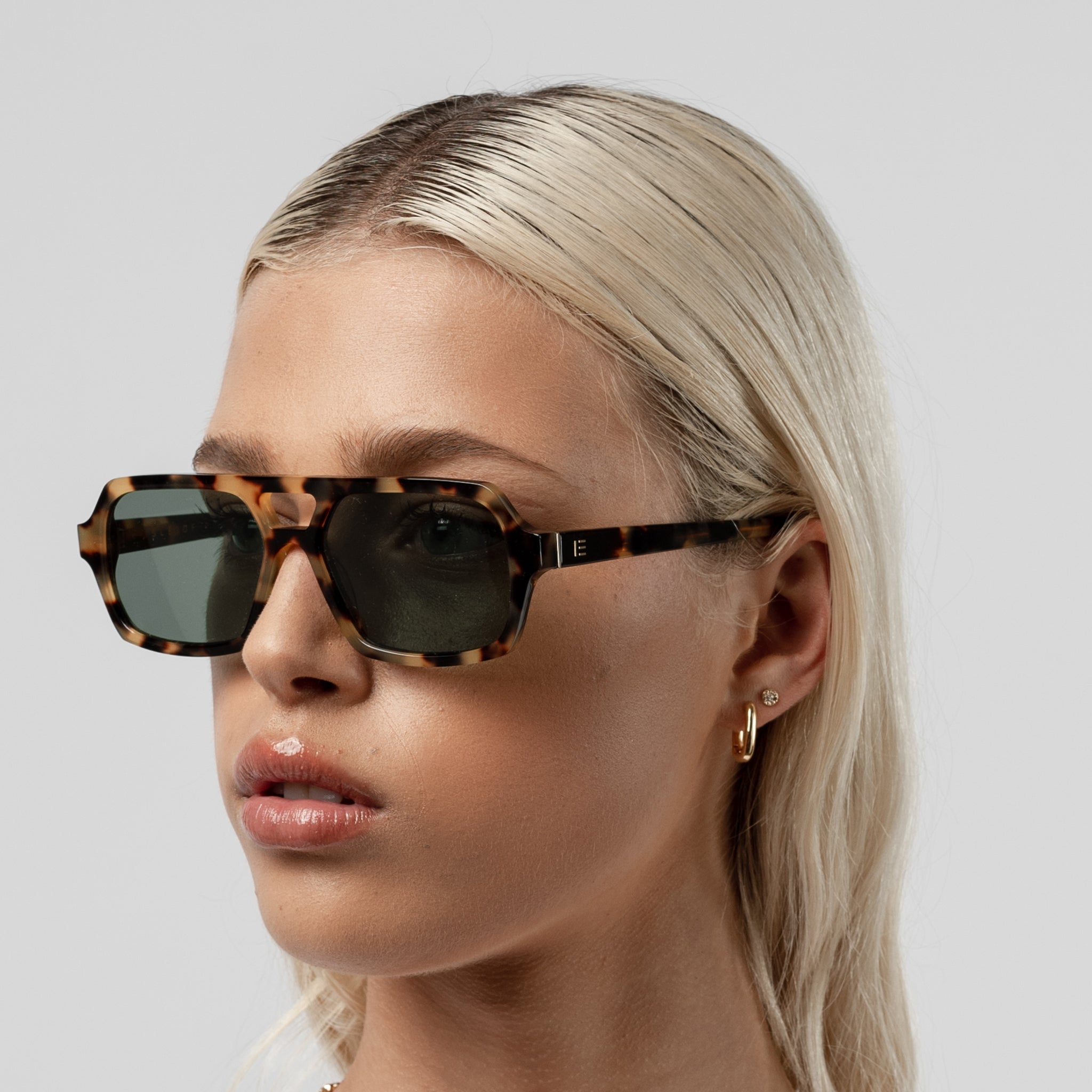 isle-of-eden-sunglasses--LOLA-Aviator-Tortoise
