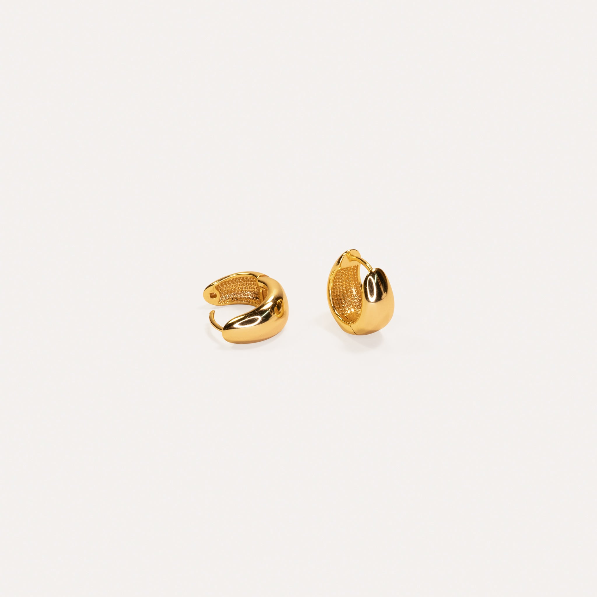 la-dailie-gold-dome-hooped-earrings-2