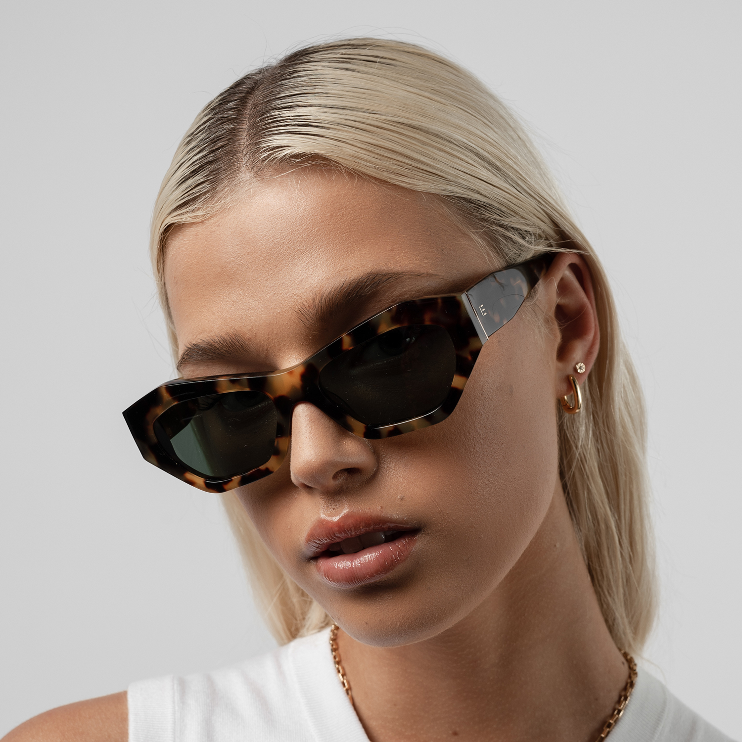 Isle_of_Eden_Sunglasses-NZ-Emily-Tort-Tortoise-1