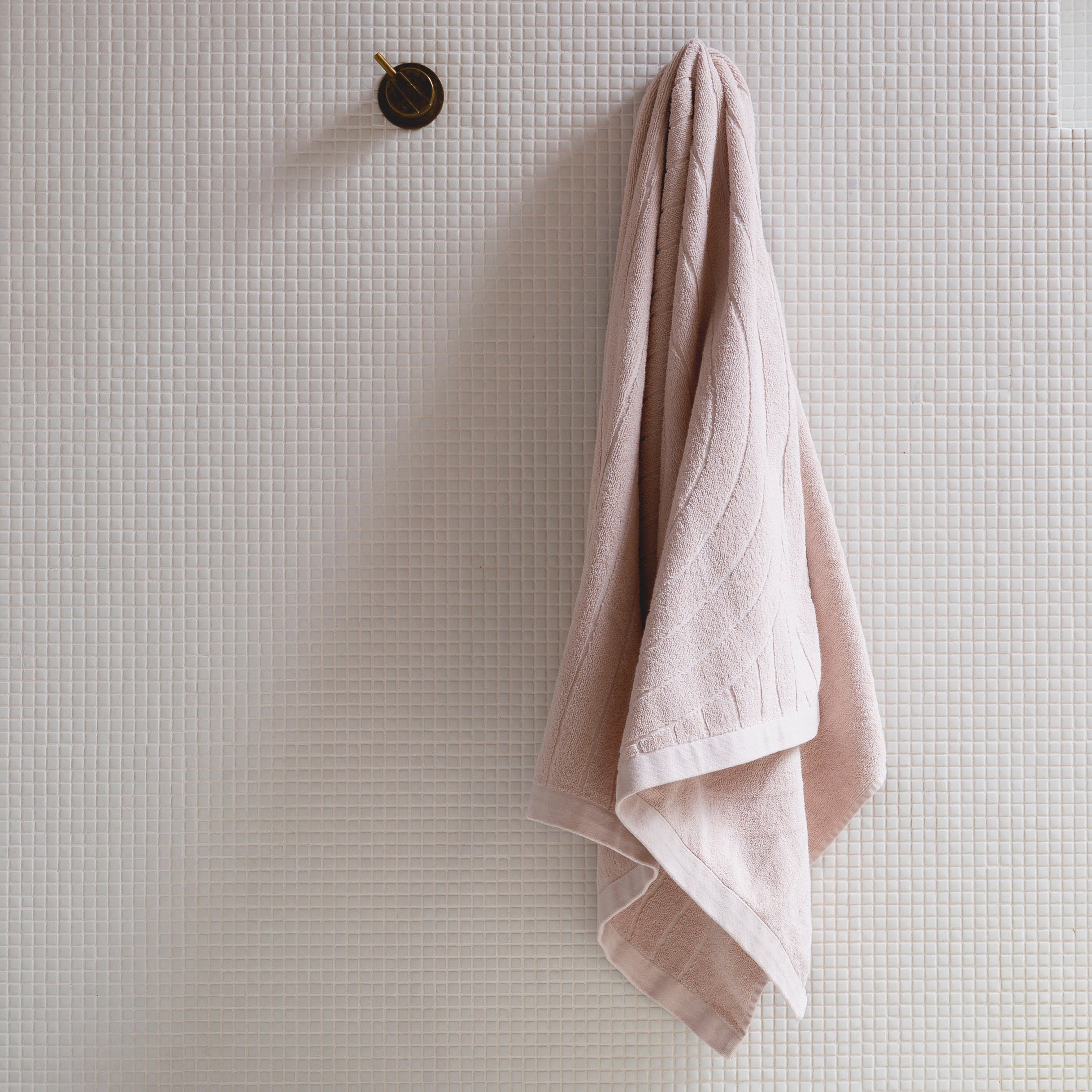 homeware-Baina-bath-towel-pink