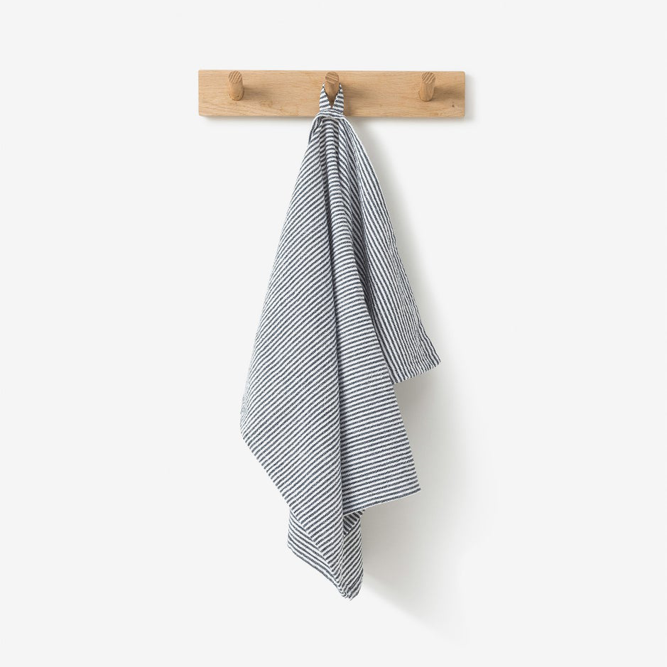 homeware-cotton-tea-towel-navy-stripe