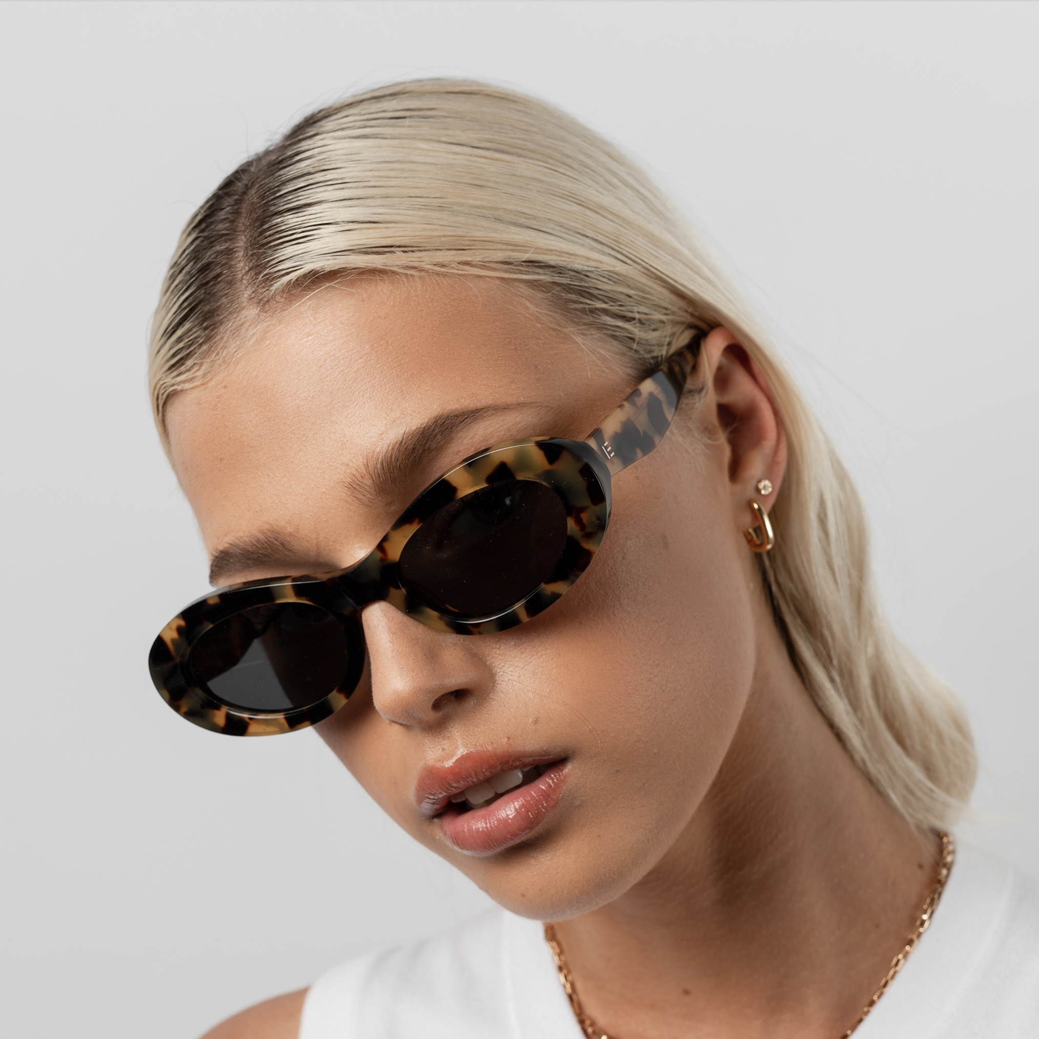 isle-of-eden-sunglasses-frankie-tortoise-sunglasses-womens