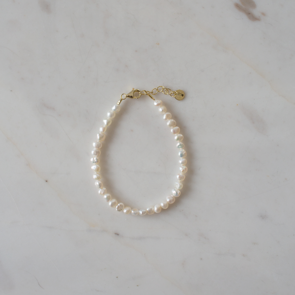      sophie-pearl-bracelet