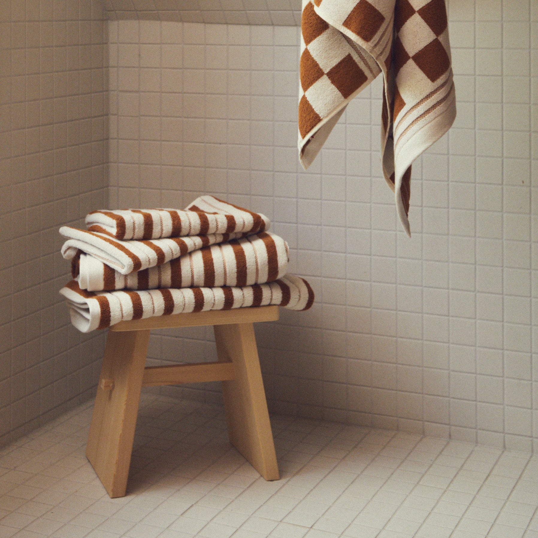 BAINA-Fuyu-Chalk-Stripe-Towels