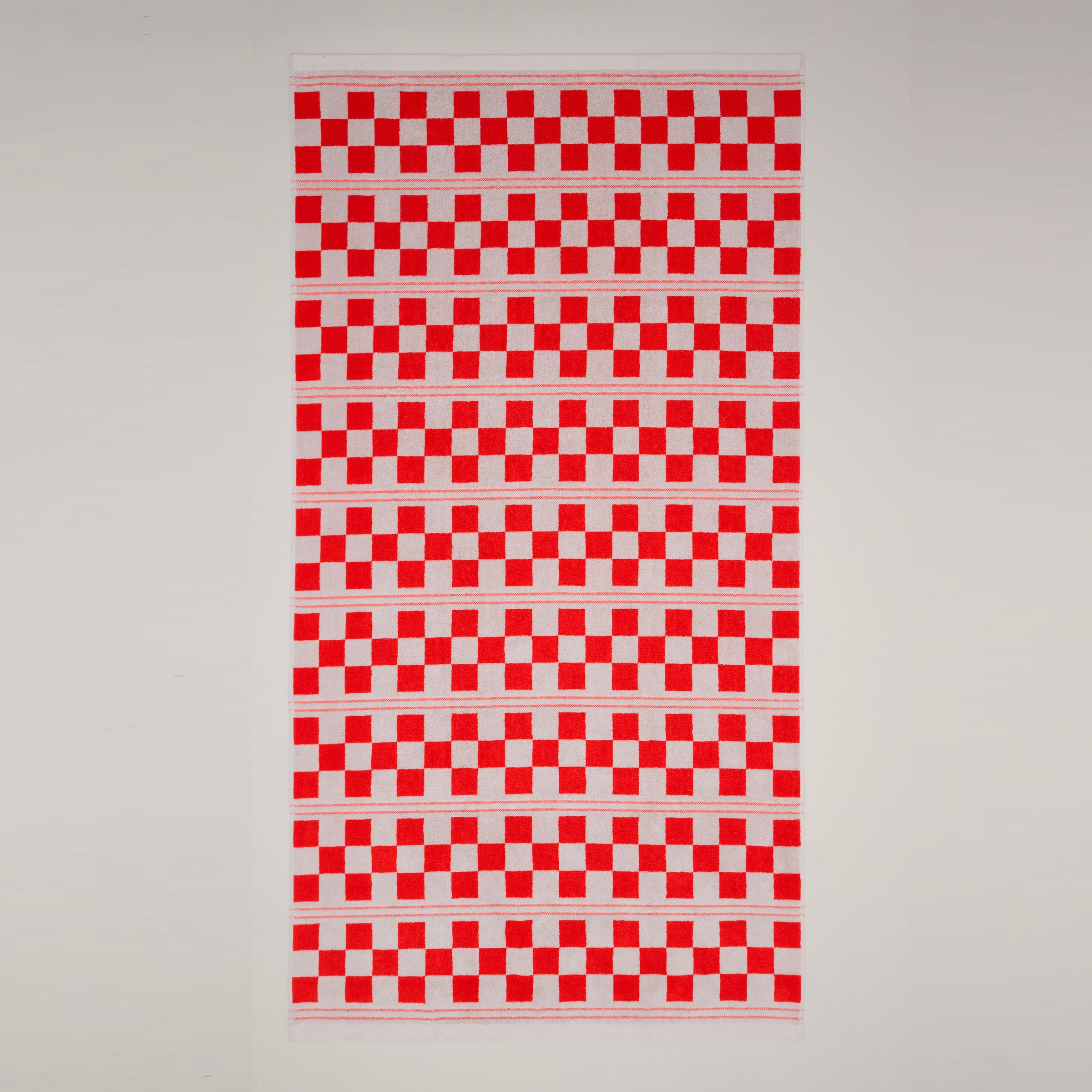 BAINA-Towels-Busby-checkered-Pool-Towel-Ranch-Red-reverse-side