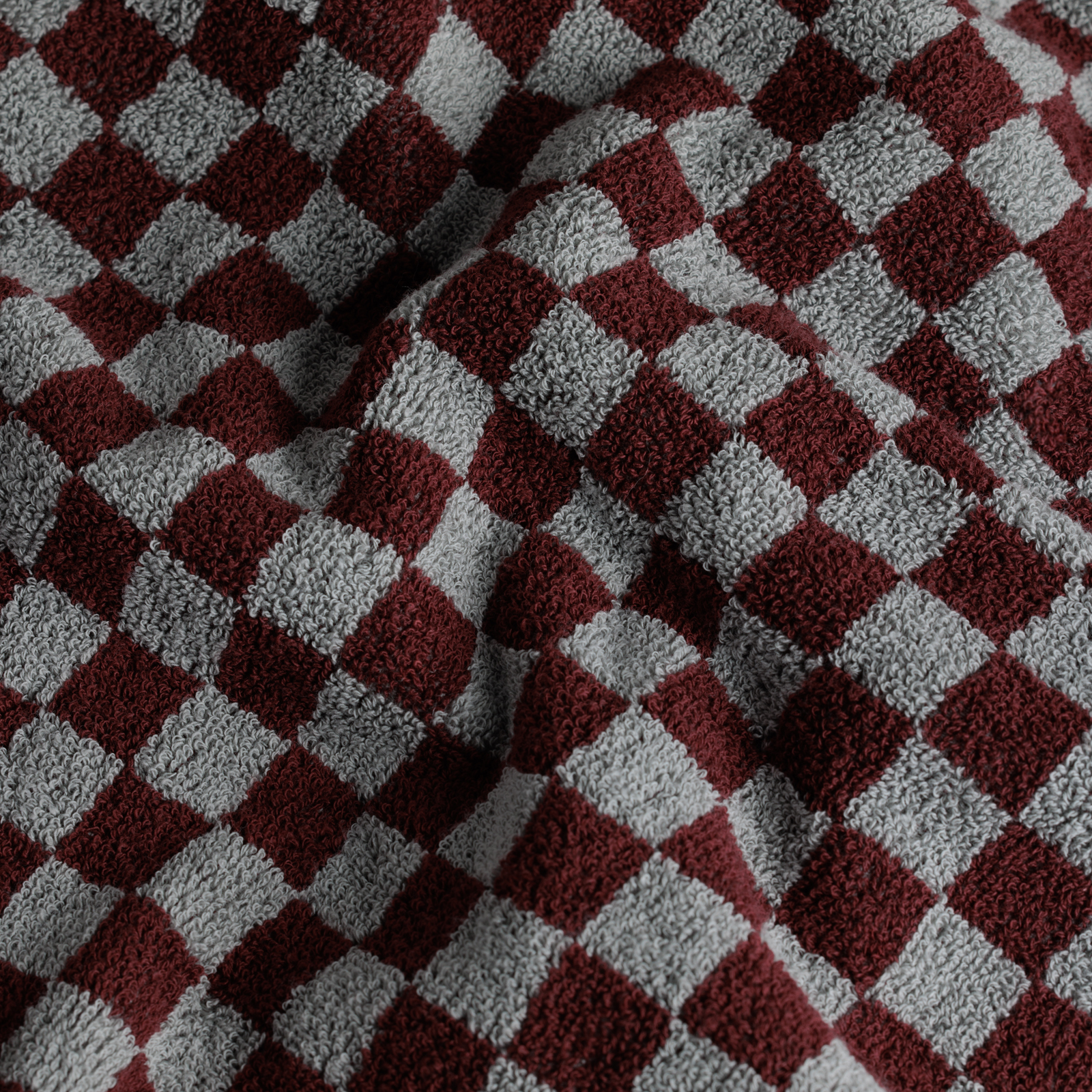 BAINA-Towels-Checkered-Hand-Towel-Cement-Rhus-close-up