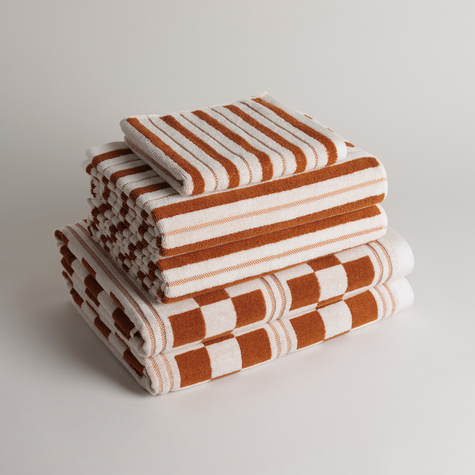 BAINA_TOWELS-Fuyu-Chalk-Lakehouse-Stripe-Set