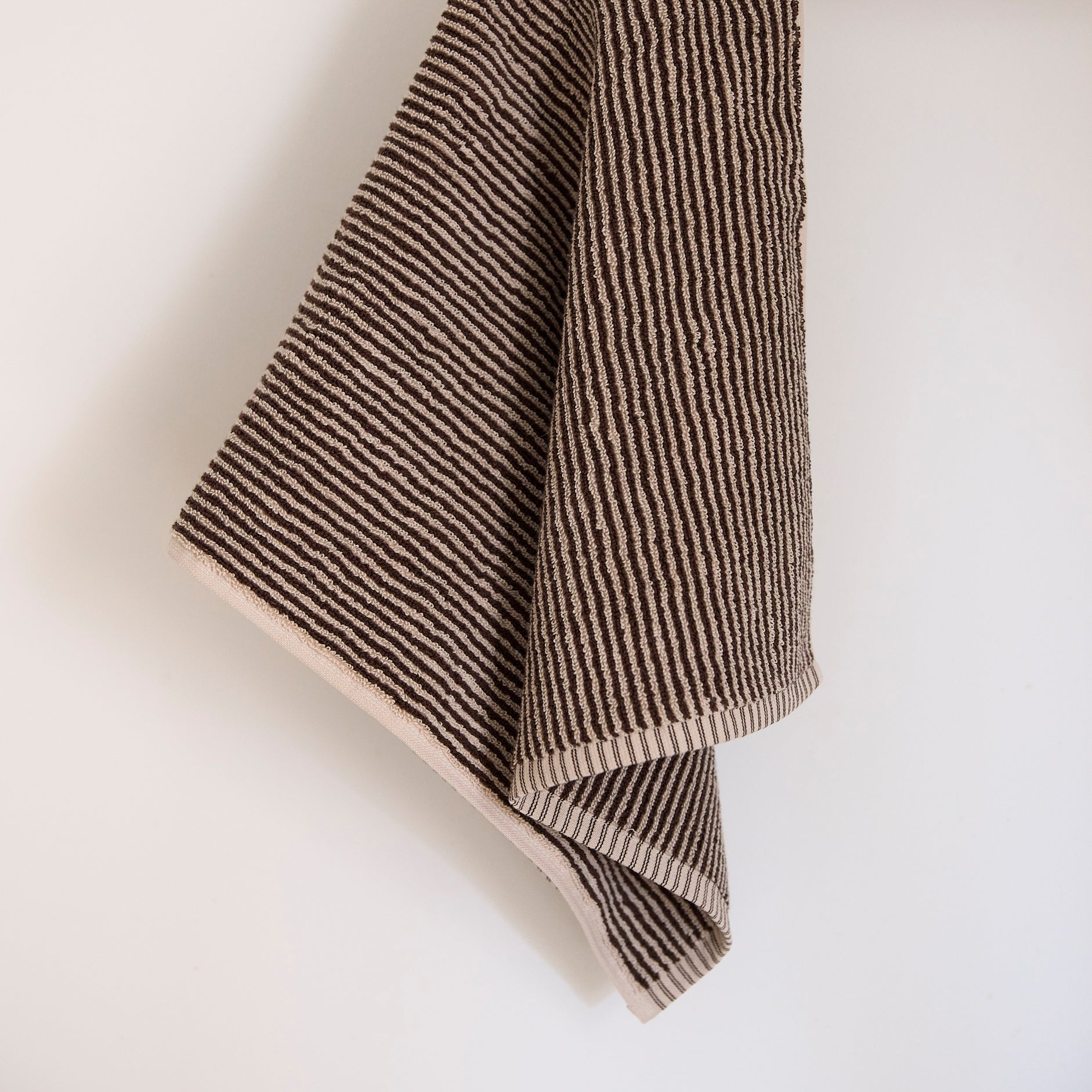 Citta-Design-Thin-Cocoa-Stripe-Hand-Towel