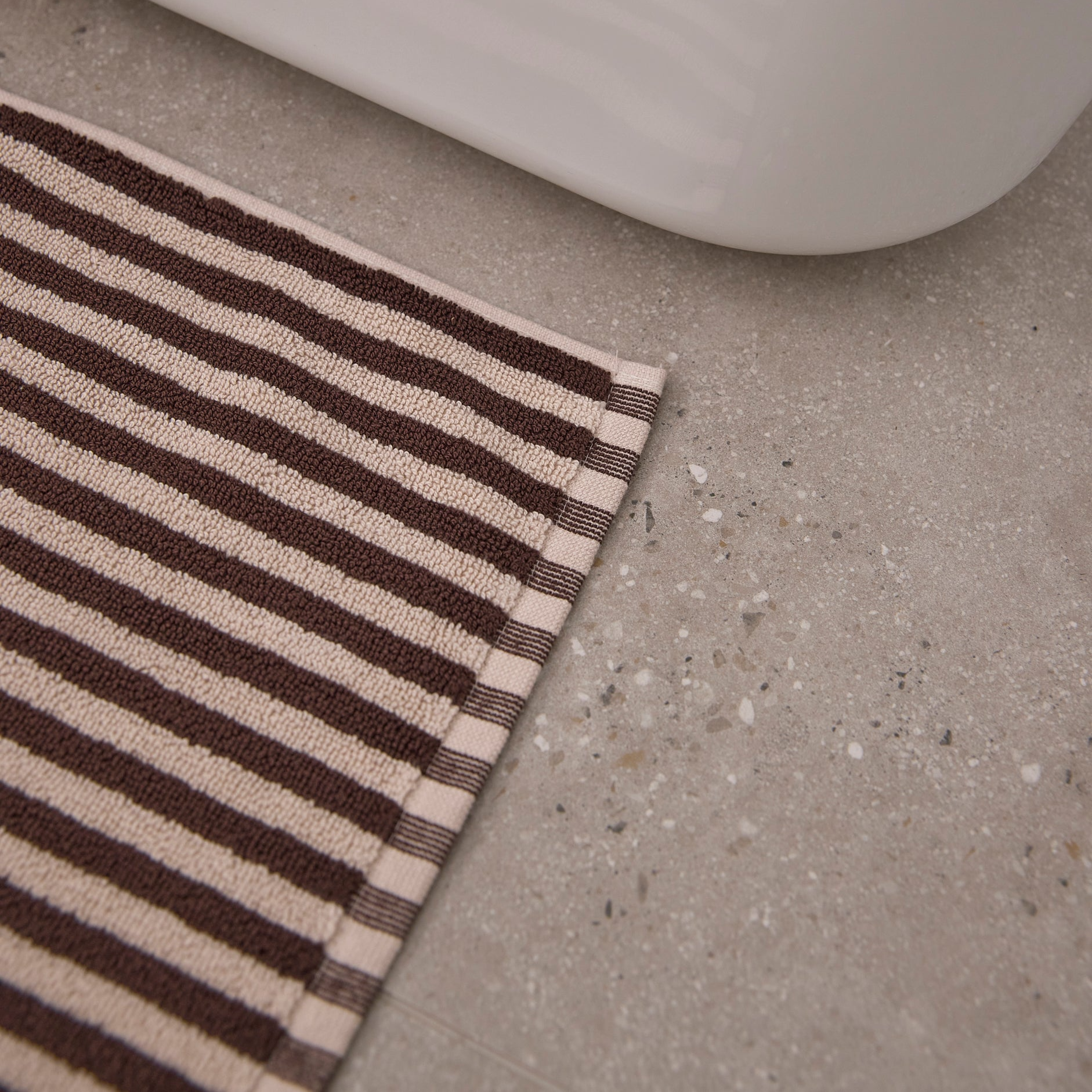Citta-Wide-Cocoa-Stripe-Bath-Mat