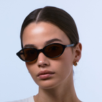 Isle-of-eden-Sunglasses-Mirabel-Black-Gradient-Model-1
