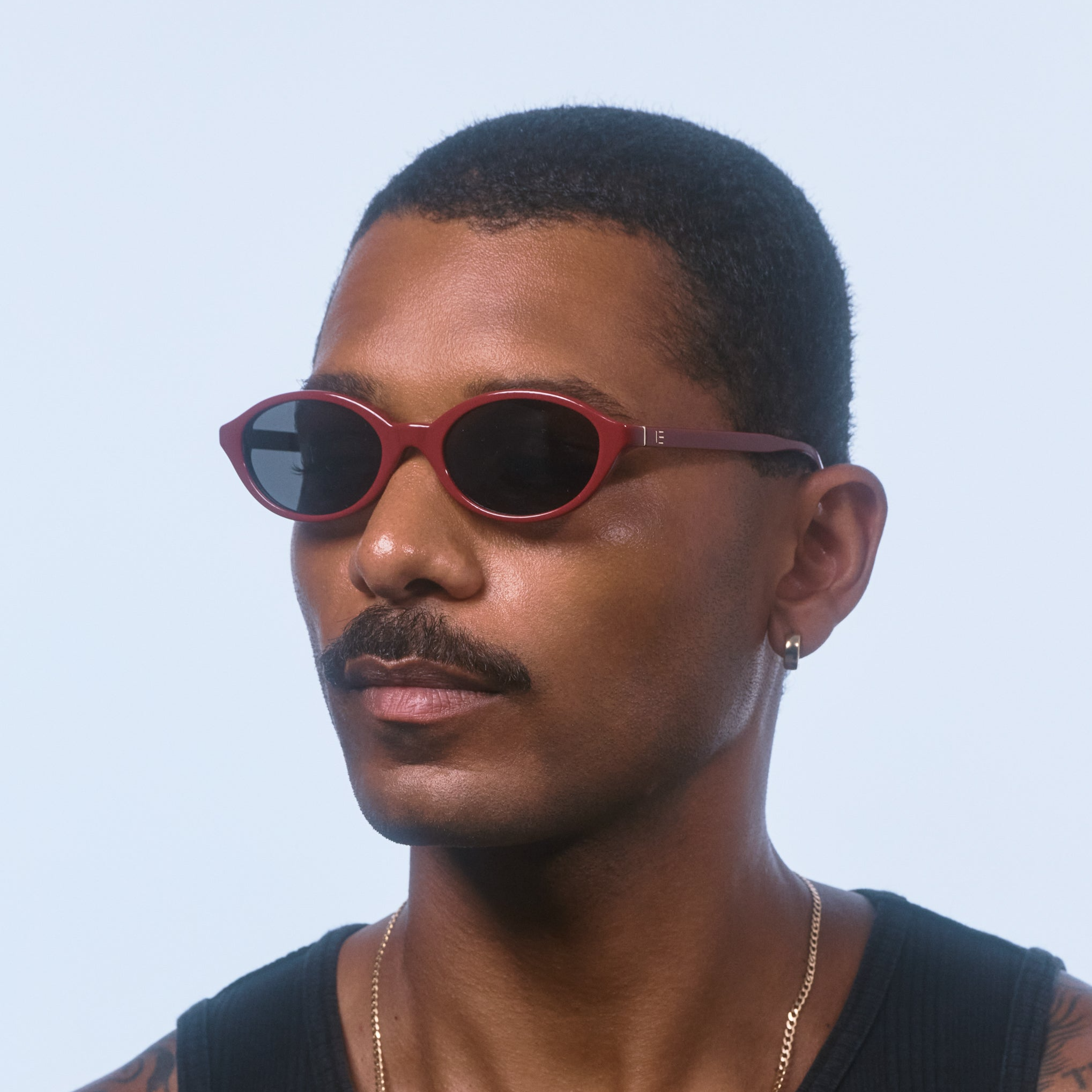 Isle-of-eden-Sunglasses-Mirabel-Red-Burgundy-Model