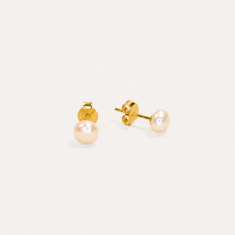 La-Dailie-Evelina-Pearl-Stud-Earrings