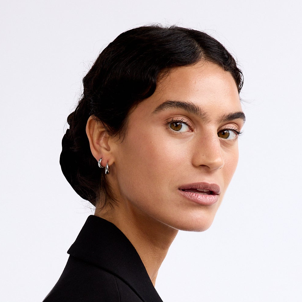La-Dailie-earrings-Chunky-Mini-and-Teardrop-Hoops-Silver-5