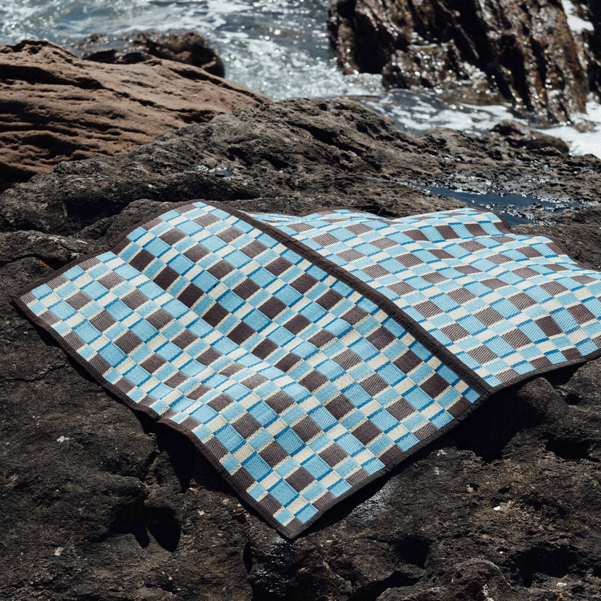 SUNNUP-outdoor-mat--Azure