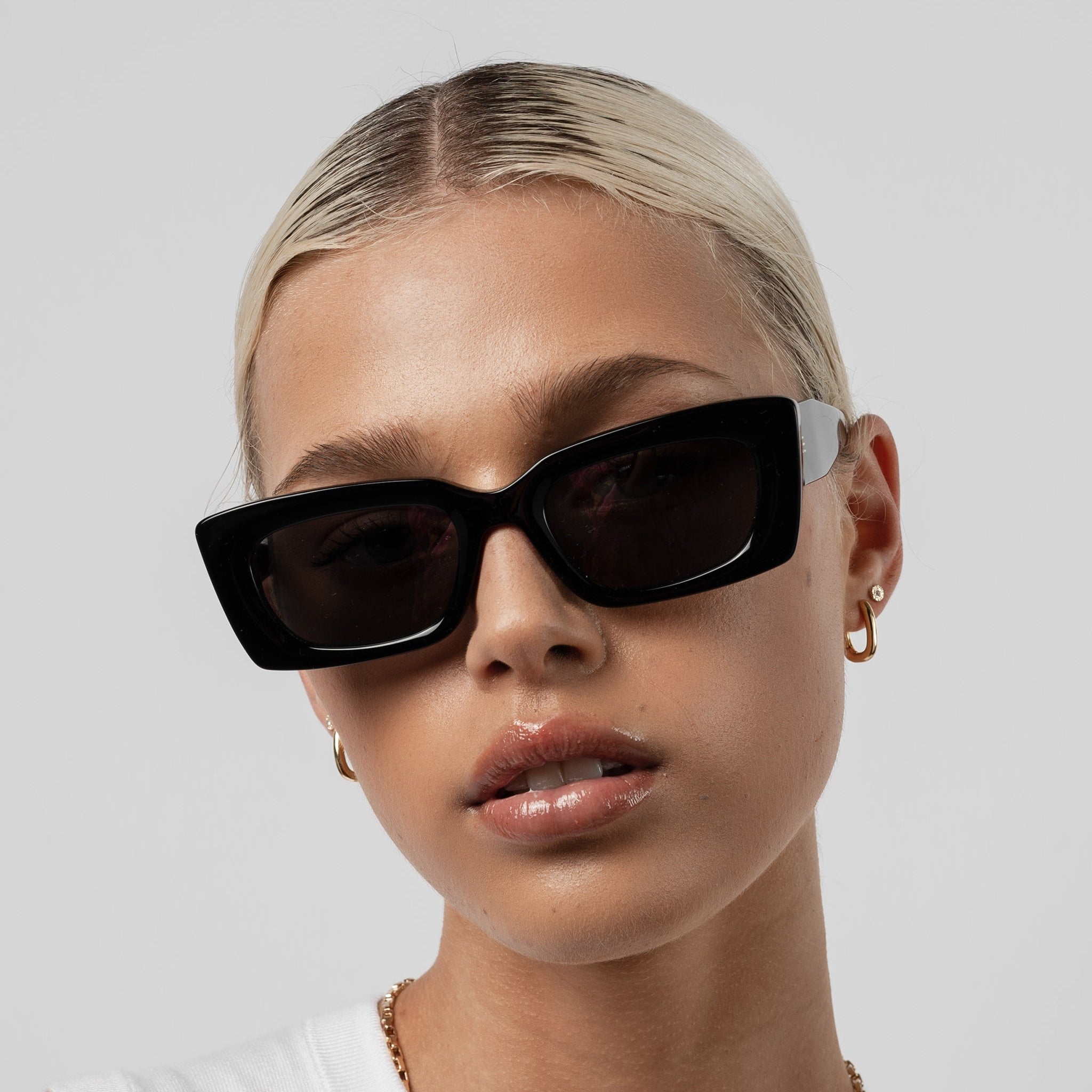 isle-of-eden-GOLDIE-sunglasses-model