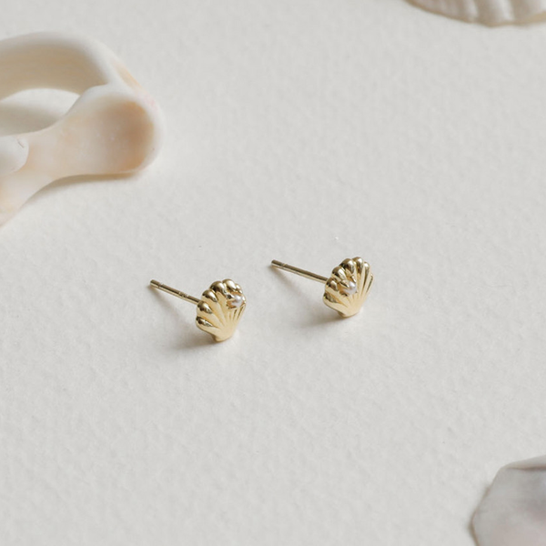     sophie-jewellery-sophie-earrings-sea-shells-gold-studs