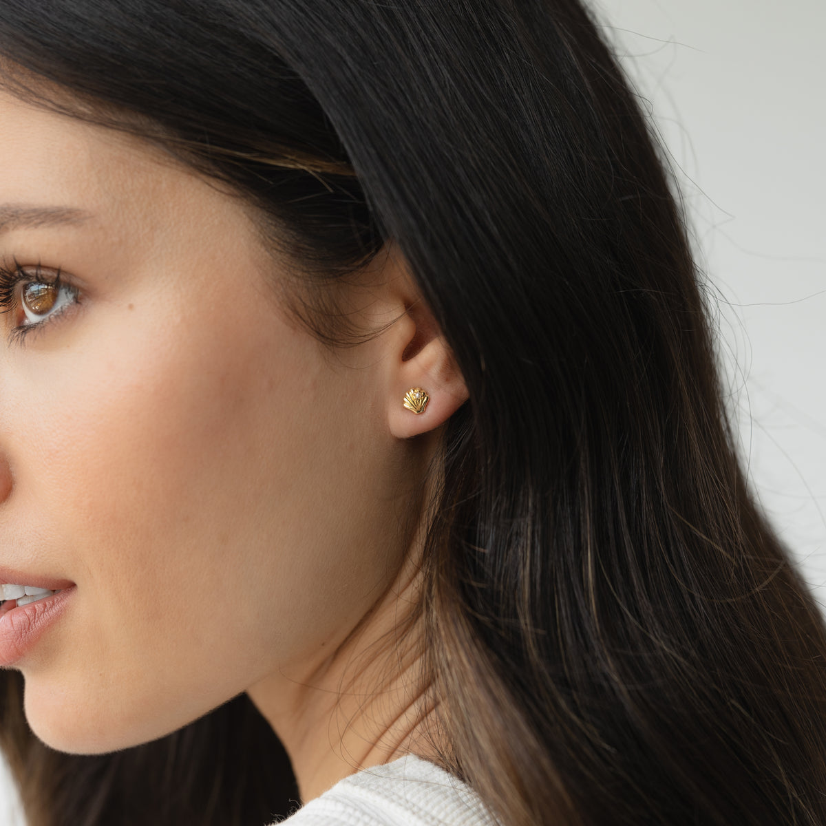 Shell 2025 stud earrings