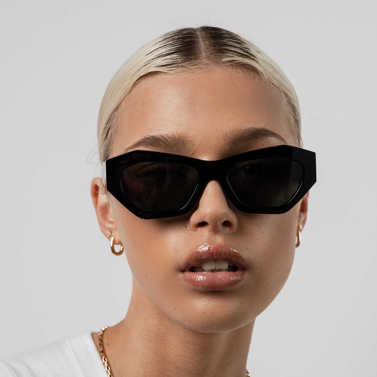     Isle_of_Eden_Sunglasses_NZ-Emily-black-2