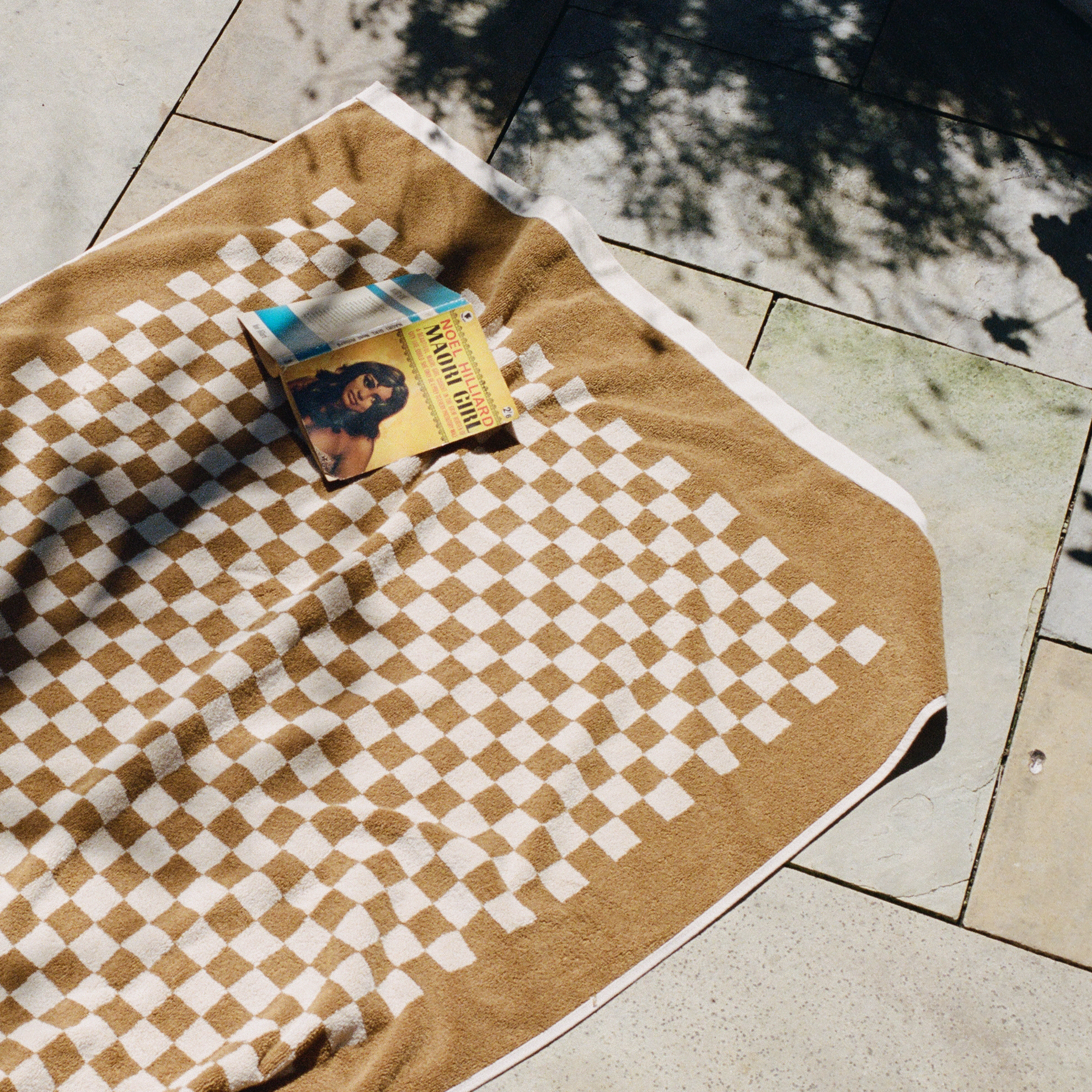 baina-check-chequered-pool-towel-roman-cedar-sand