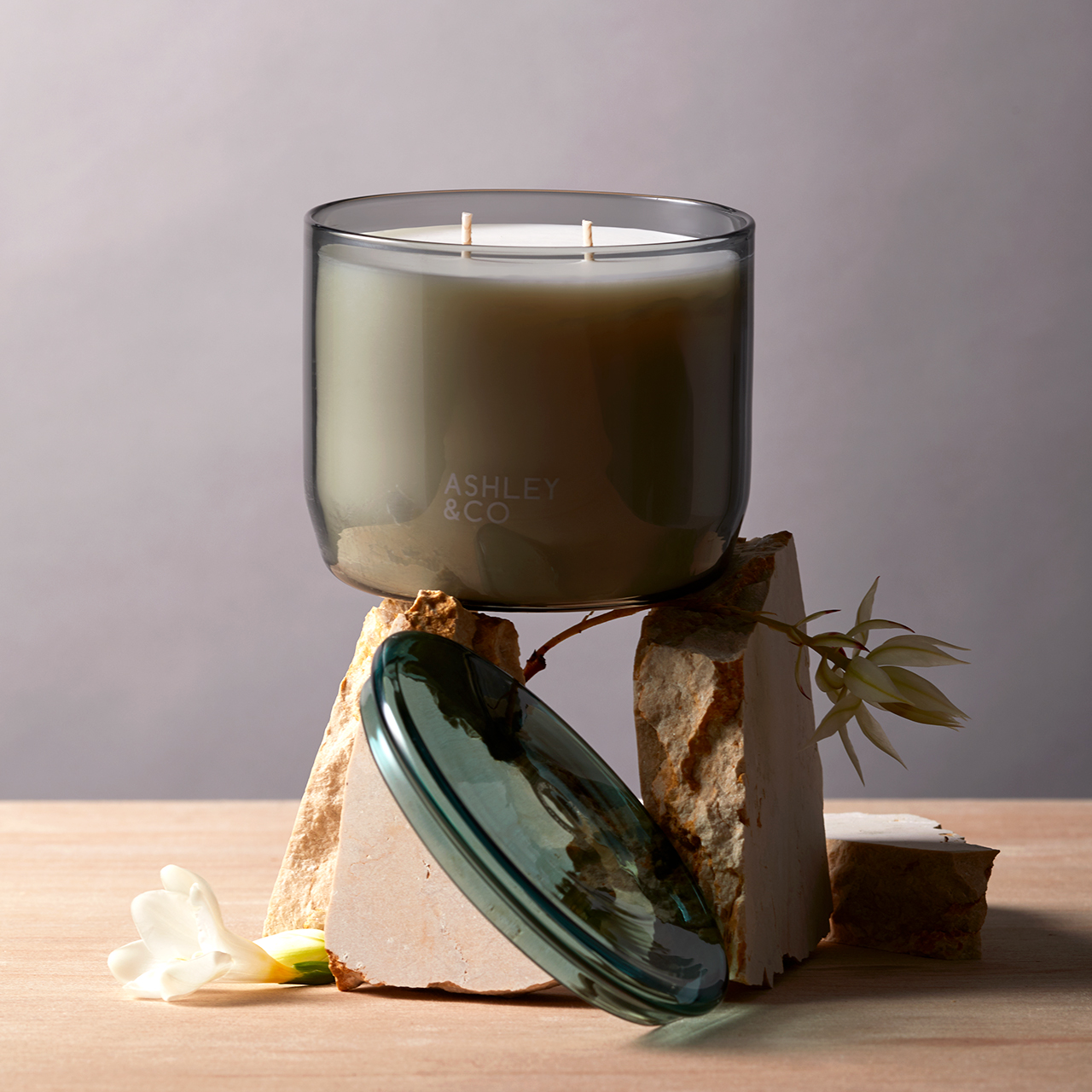 homeware-ashley-and-co-XL-candle