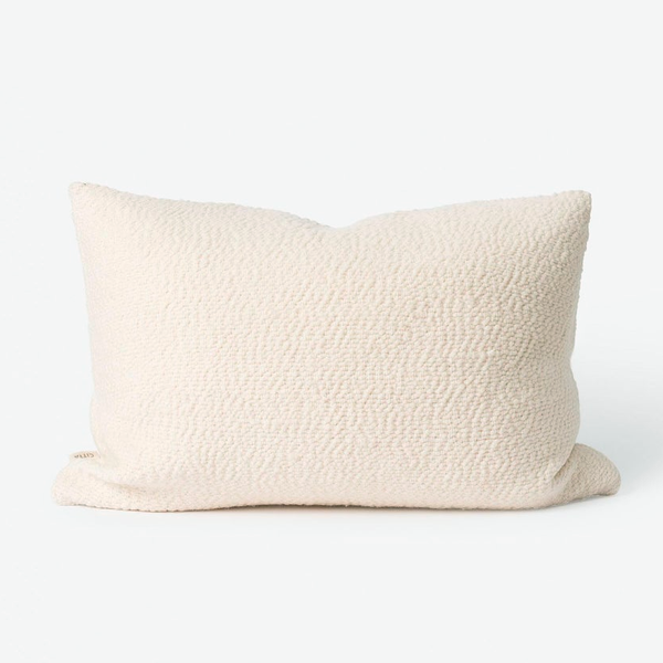     homeware-cushions-boucle-cushion-white