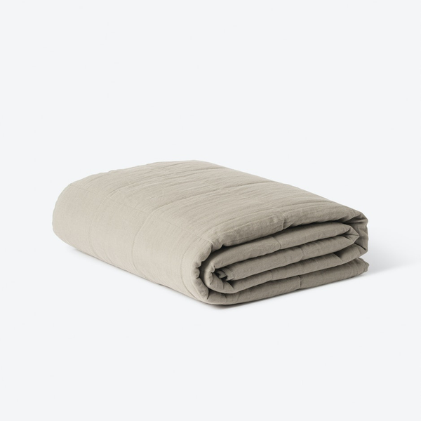 homeware-linen-quilted-blanket-soft-sage