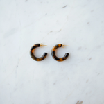 sophie-baby-bold-hoops-dark-tort-earrings