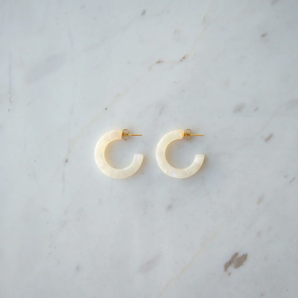 sophie-baby-bold-hoops-pearly-earrings